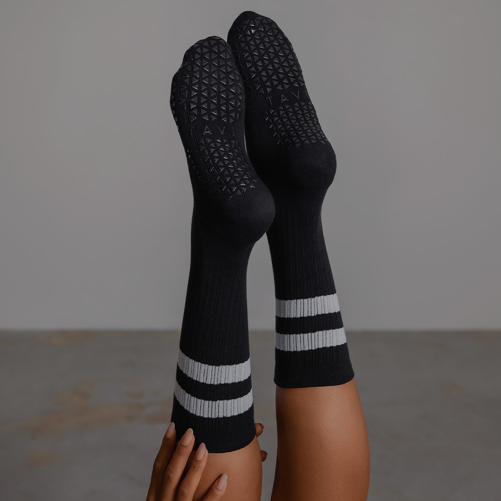Tavi Grip Socks Black and White