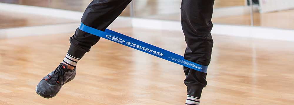 Fitness trainer using strong resistance band